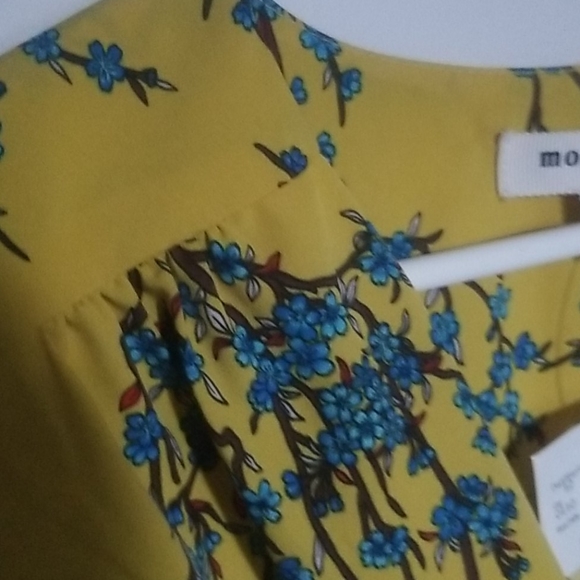 NWT - Peplum top - Picture 6 of 8